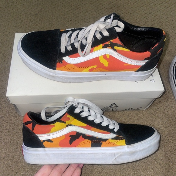 size 7 old skool vans - Picture 1 of 3